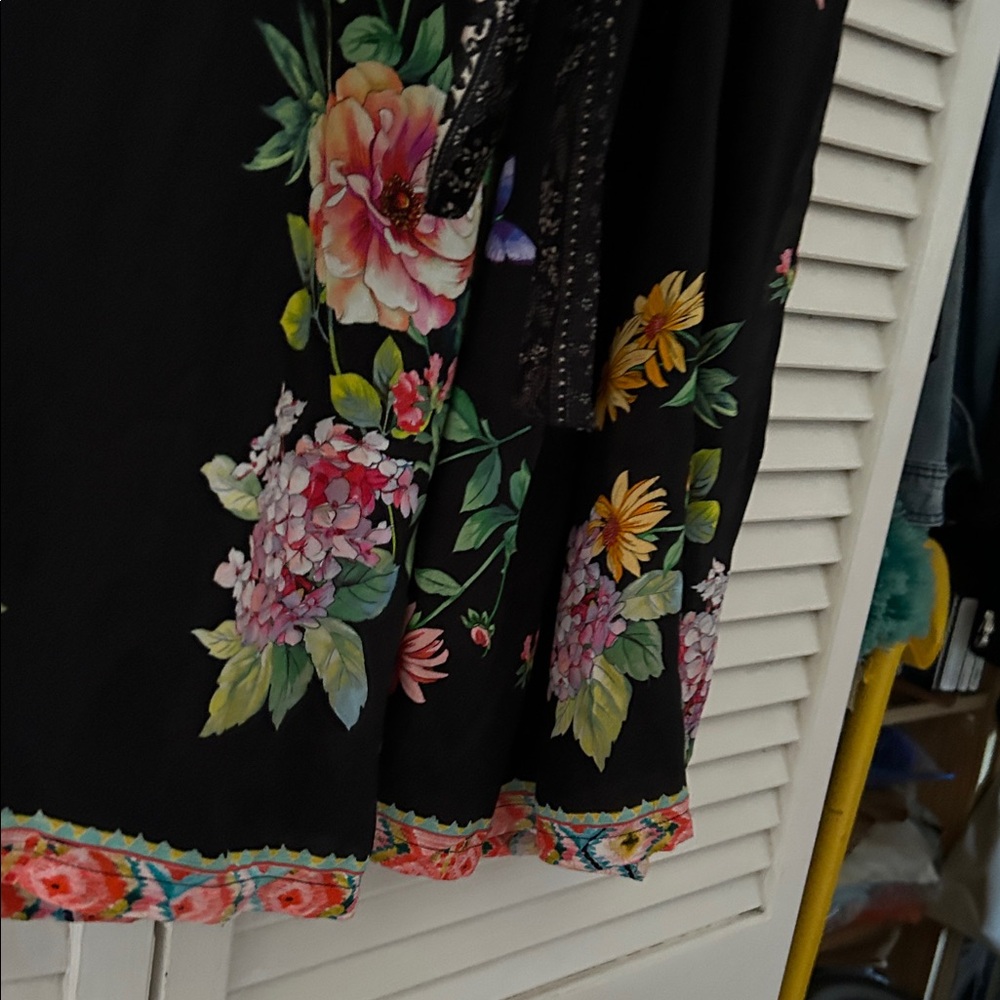 Gorgeous and flowing Johnny Was Black Floral lounging Pants. XS. - Picture 5 of 16